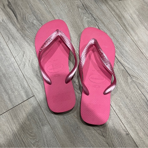 Havaianas Pink Sandals Summer-Ready Flip-Flops - Picture 1 of 3
